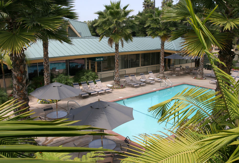 San Go Meeting Event Venues Outside Pool In Best Western Seven Seas